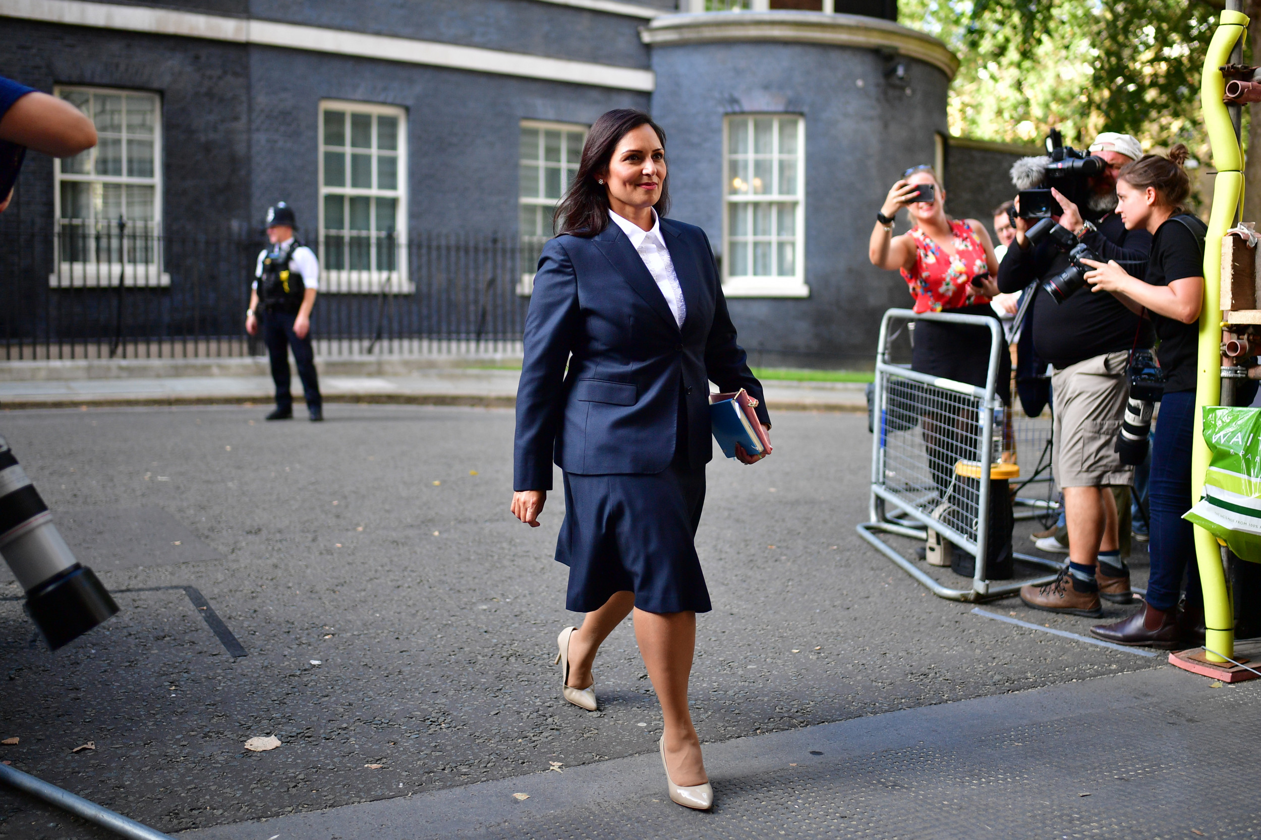 蒂·帕特尔(priti patel),又称彭黛玲,1972年3月29日出生于英国伦敦