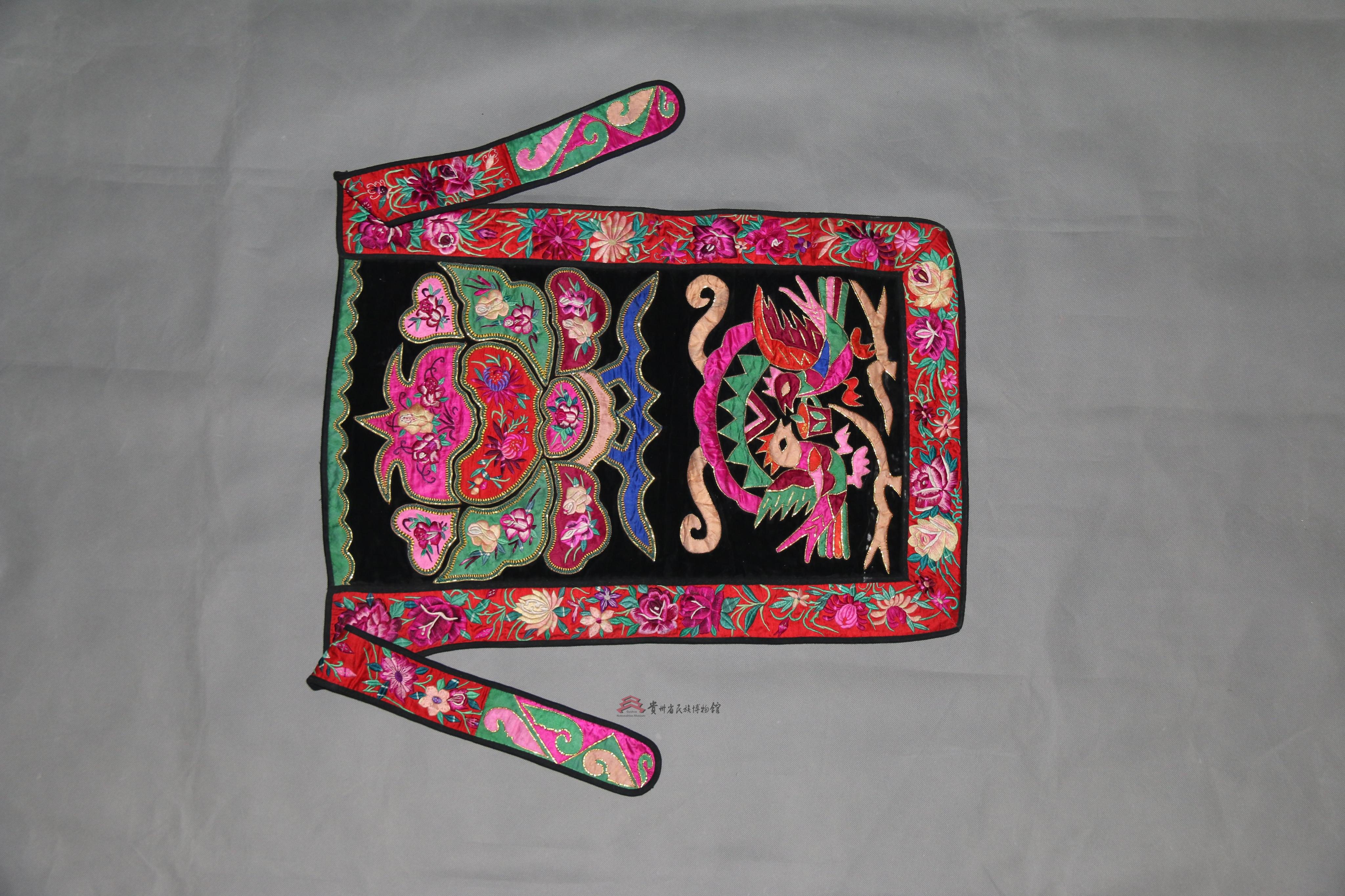 当代雷山苗族刺绣花鸟纹背带