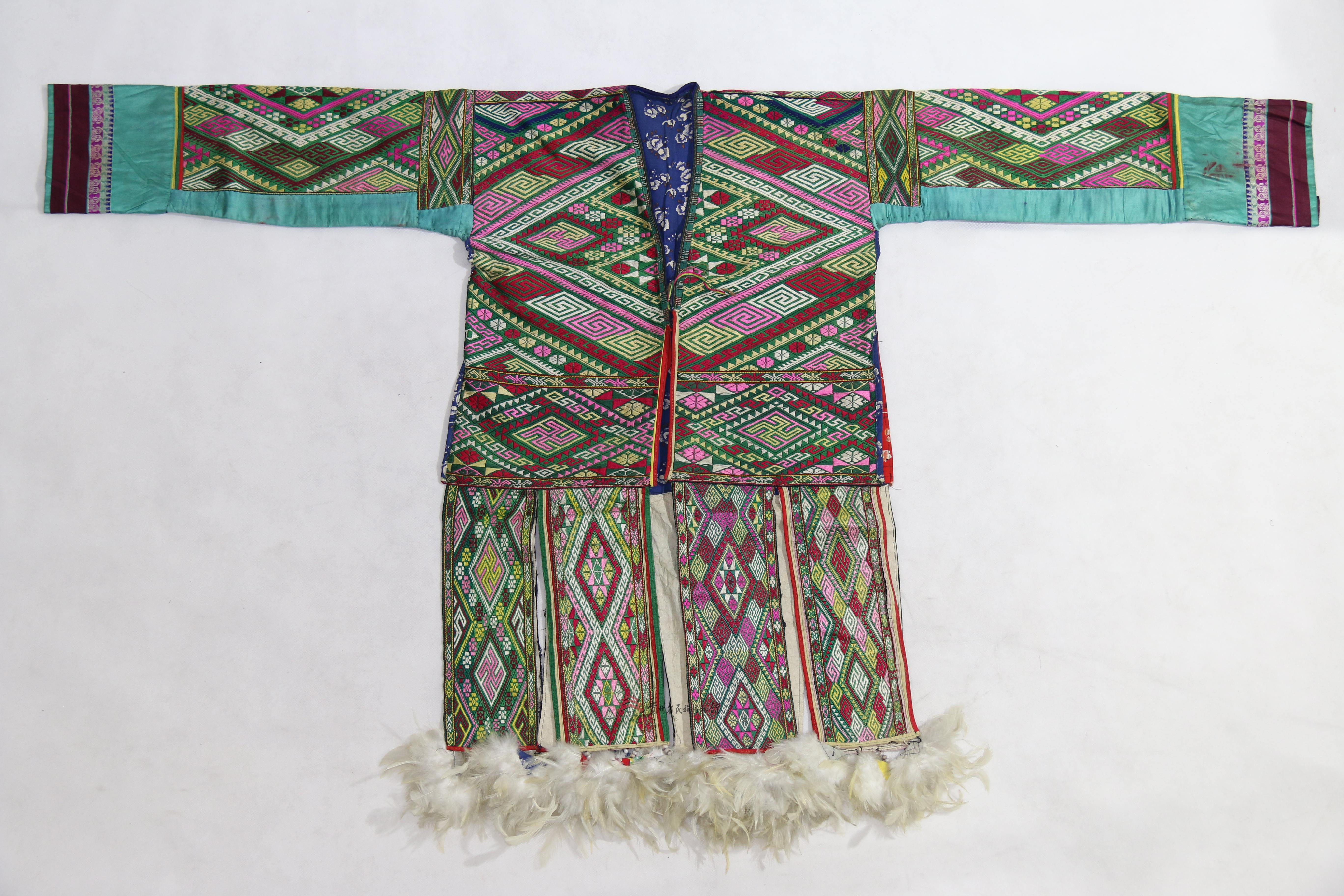 当代三都苗族几何纹织锦百鸟衣