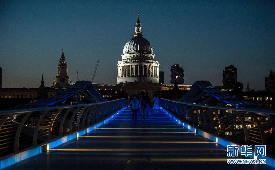  p>老特拉福德球场(old trafford),是位于英国 a target="_blank"