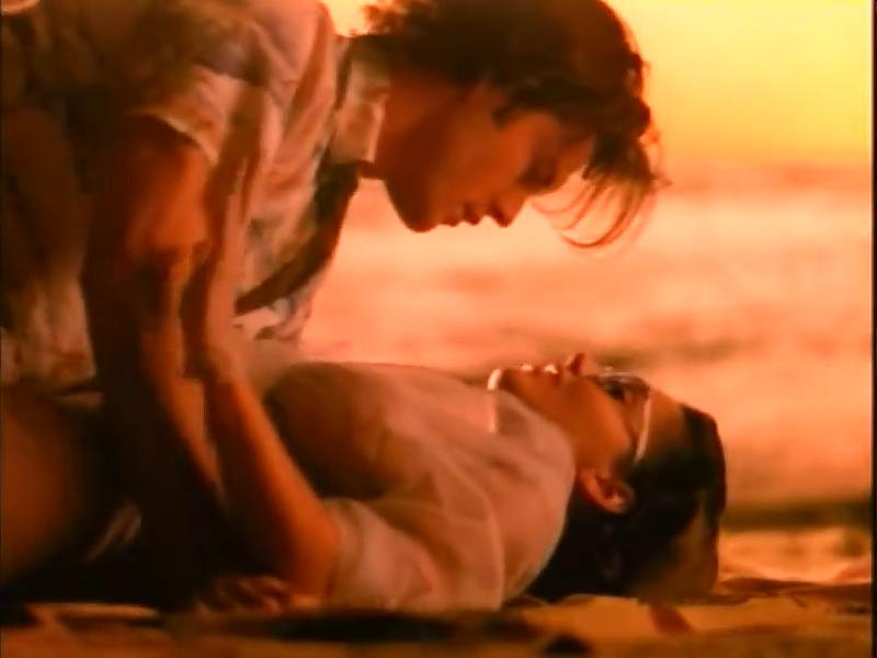 露西亚丝洛拉》是美国著名导演扎尔曼·金拍摄的情色电影红鞋系列之一