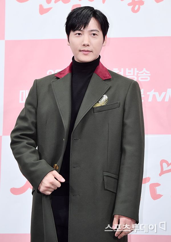  p>李尚禹(         , lee sang woo),1980年2月13日出生于韩国首尔