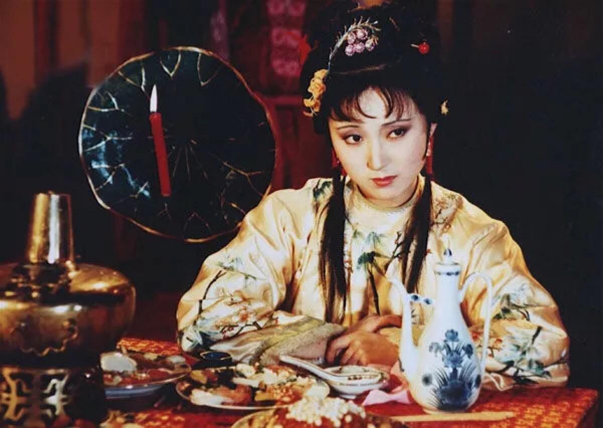 《红楼梦》里周瑞家的送宫花，不是林黛玉敏感，的确另有文章_百科TA说