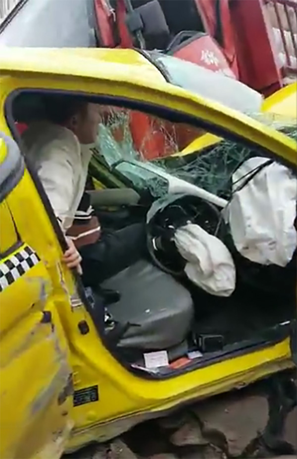  p>2018年4月1日上午,重庆市南岸区广黔路发生一起车祸,该起事故导致