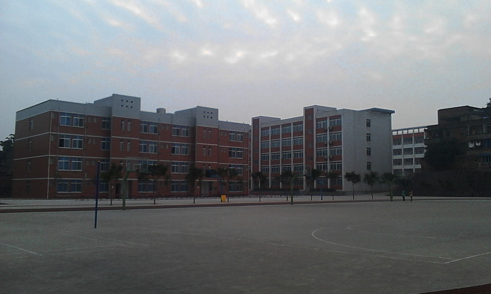  p>泸县二中城北分校成立于2001年6月,是泸县二中教育集团的有机组成