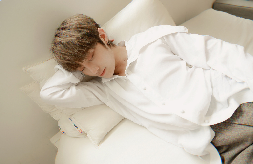 刘也（男子演唱组合SWIN-S,R1SE成员）_百度百科