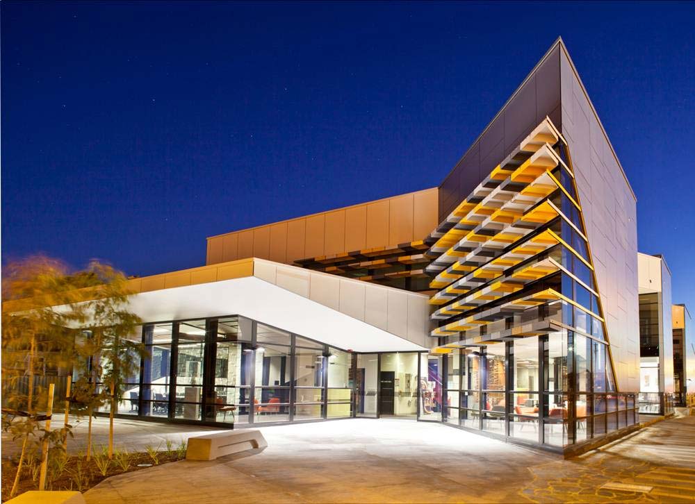  p>乐卓博大学(la trobe university,又译:拉筹伯大学)建校于1967   .