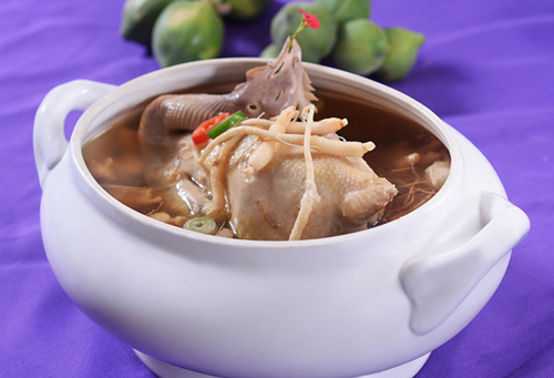 花旗参田七煲鸡汤