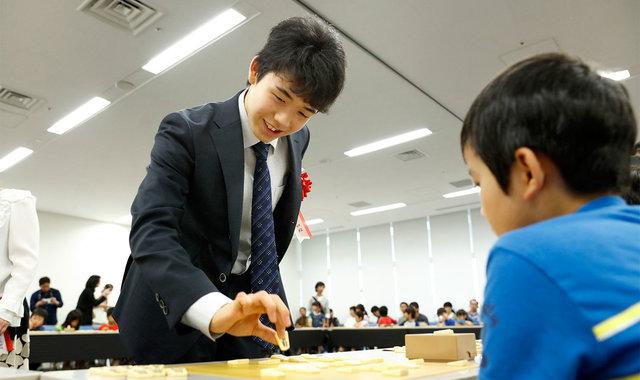  p>藤井聪太,日本将棋(我们可以把将棋理解为日本象棋)运动员,出生爱