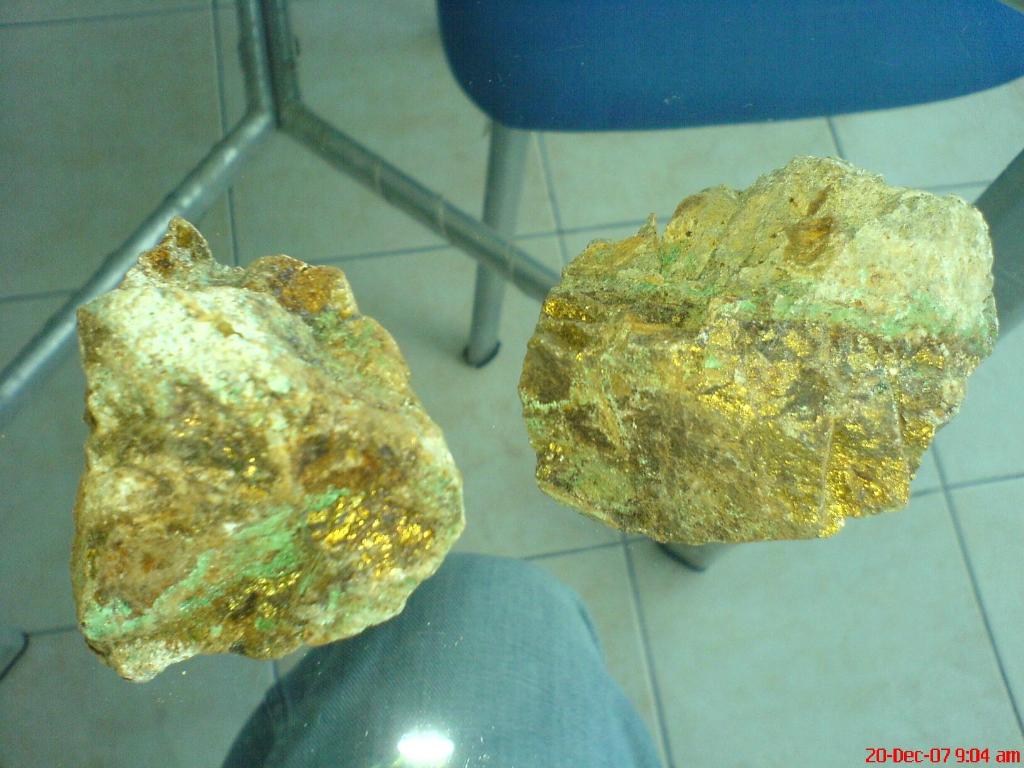  p>氯铜矿是一种稀有矿物, a href="#" data-lemmaid="9647432">斜方