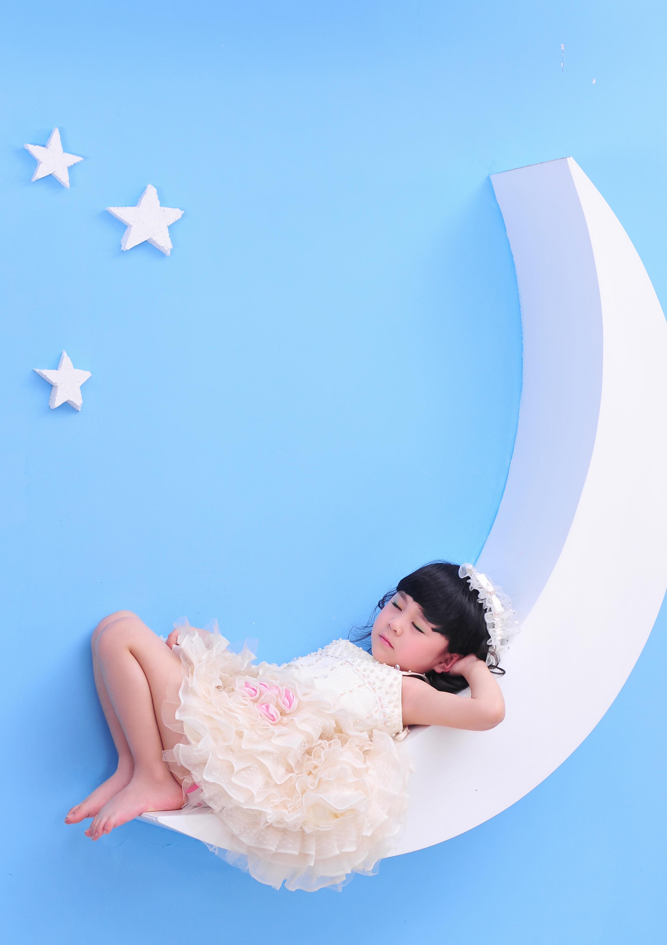  p>张雅涵,中国女 a target="_blank" href="/item/童星/2021081"