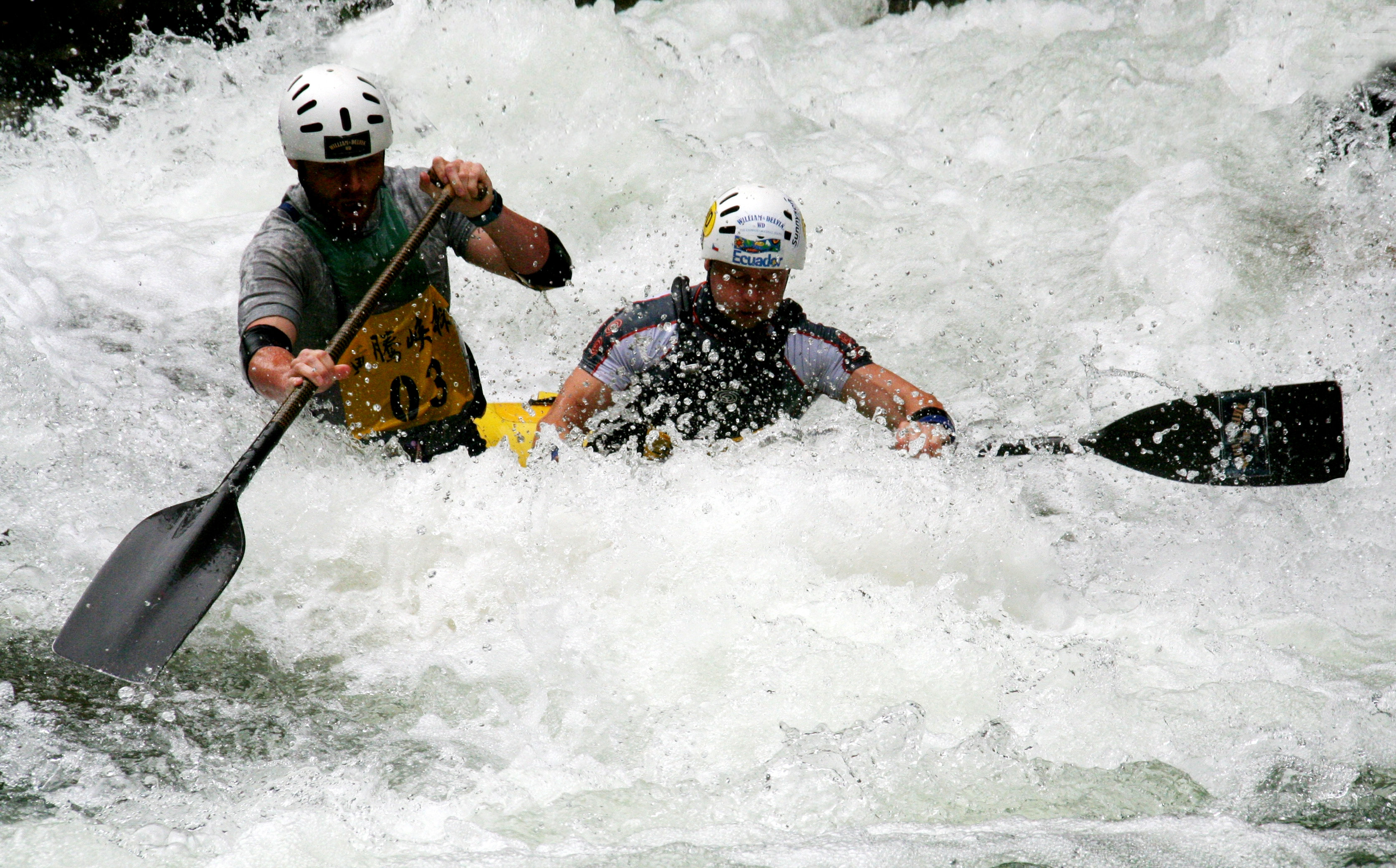  p>花水湾冰火漂流位于成都市大邑县花水湾镇出江河,漂流途中穿越:晚