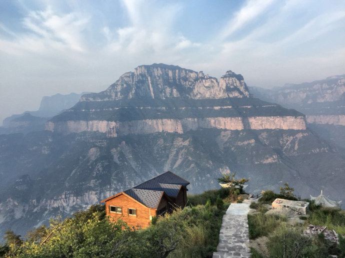  p>老爷岭景区,即 a target="_blank" href="/item/闾山">闾山 /a>