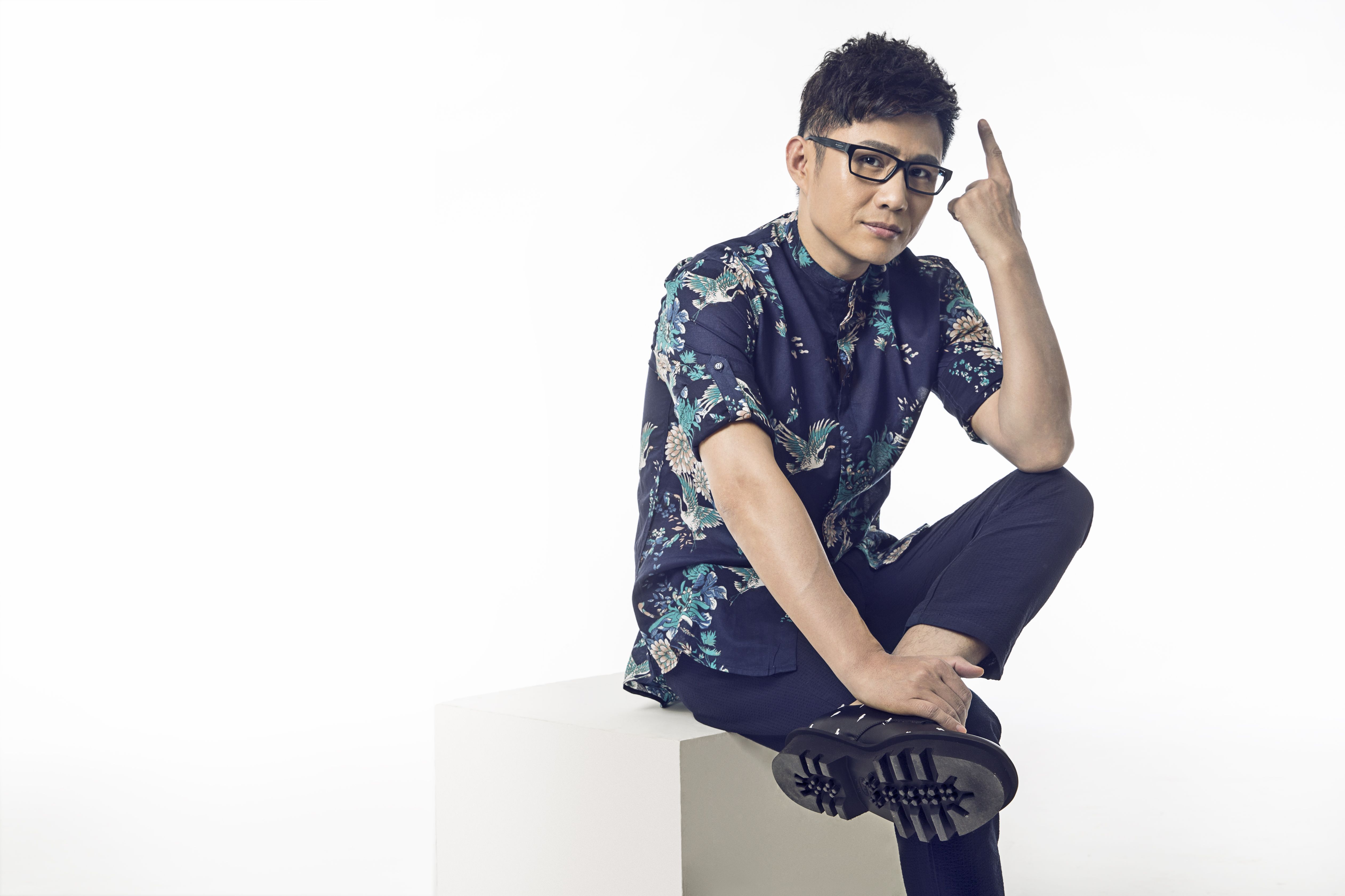  p>石头,本名王卓实,11月14日出生于中国吉林省吉林市,中国内地流行男