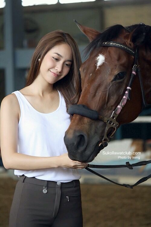  p>皮查雅·瓦塔那蒙迪里(min),1989年4月28日出生于泰国孔敬,泰国女