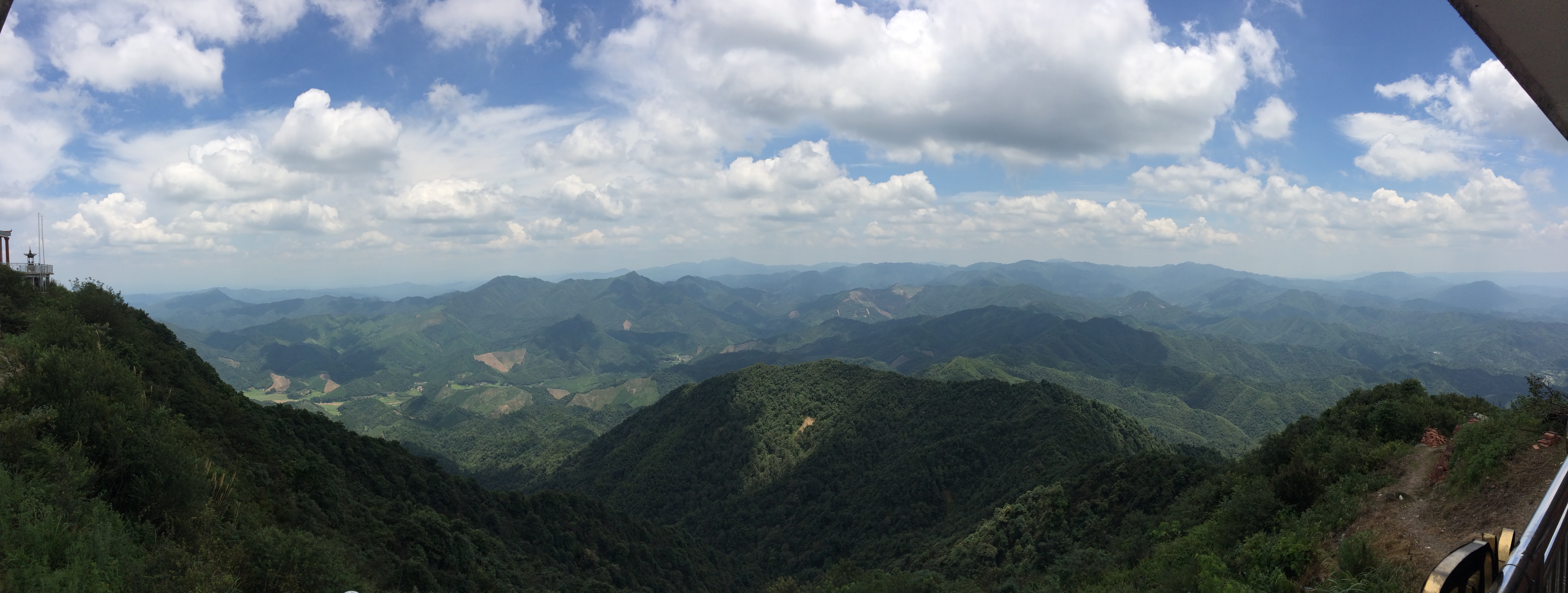 ">紫瑶山,位于江西省 a target="_blank" href="/item/泰和县/83931"