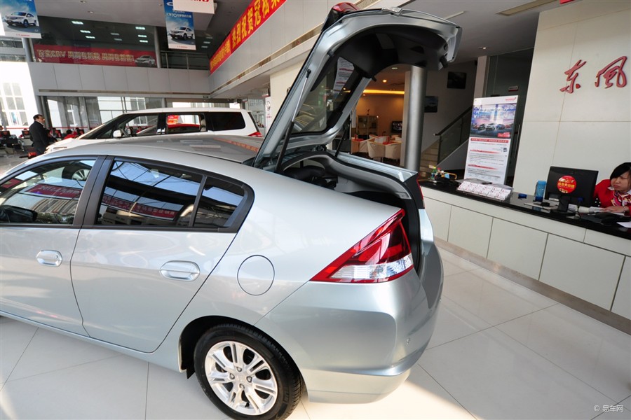  p>本田音赛特呈五门单厢车型的流线设计,展现出类似于 a target="