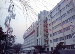  p>新民市人民医院始建于1948年是一所综合性国家二级甲等医院. /p>