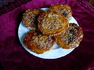  p data-id="go03dagtwu">海棠糕是江苏传统糕点,创制于清代,因糕形似