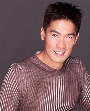  p>陈之财,祖籍福建,是新加坡著名艺员. /p>