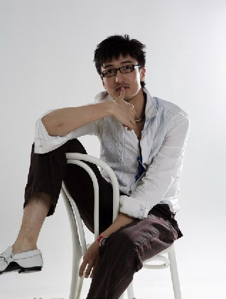 王传君