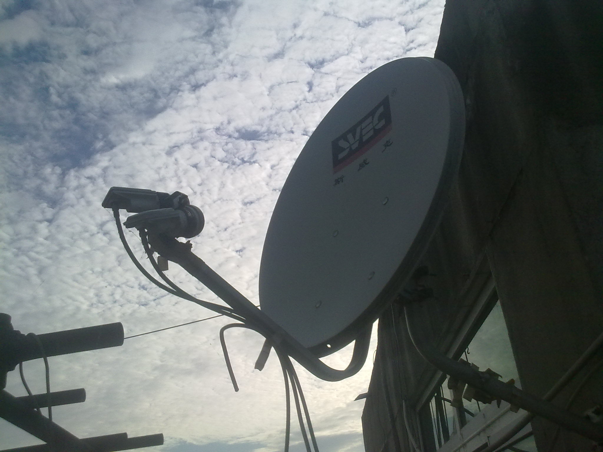 机是指接收 a href="#" data-lemmaid="992831">卫星电视 /a>信号的