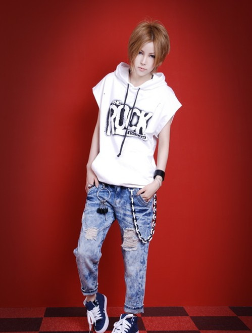  p>独自走在这路口   是由  mc王佳  演唱的一首 歌曲  歌曲收录于