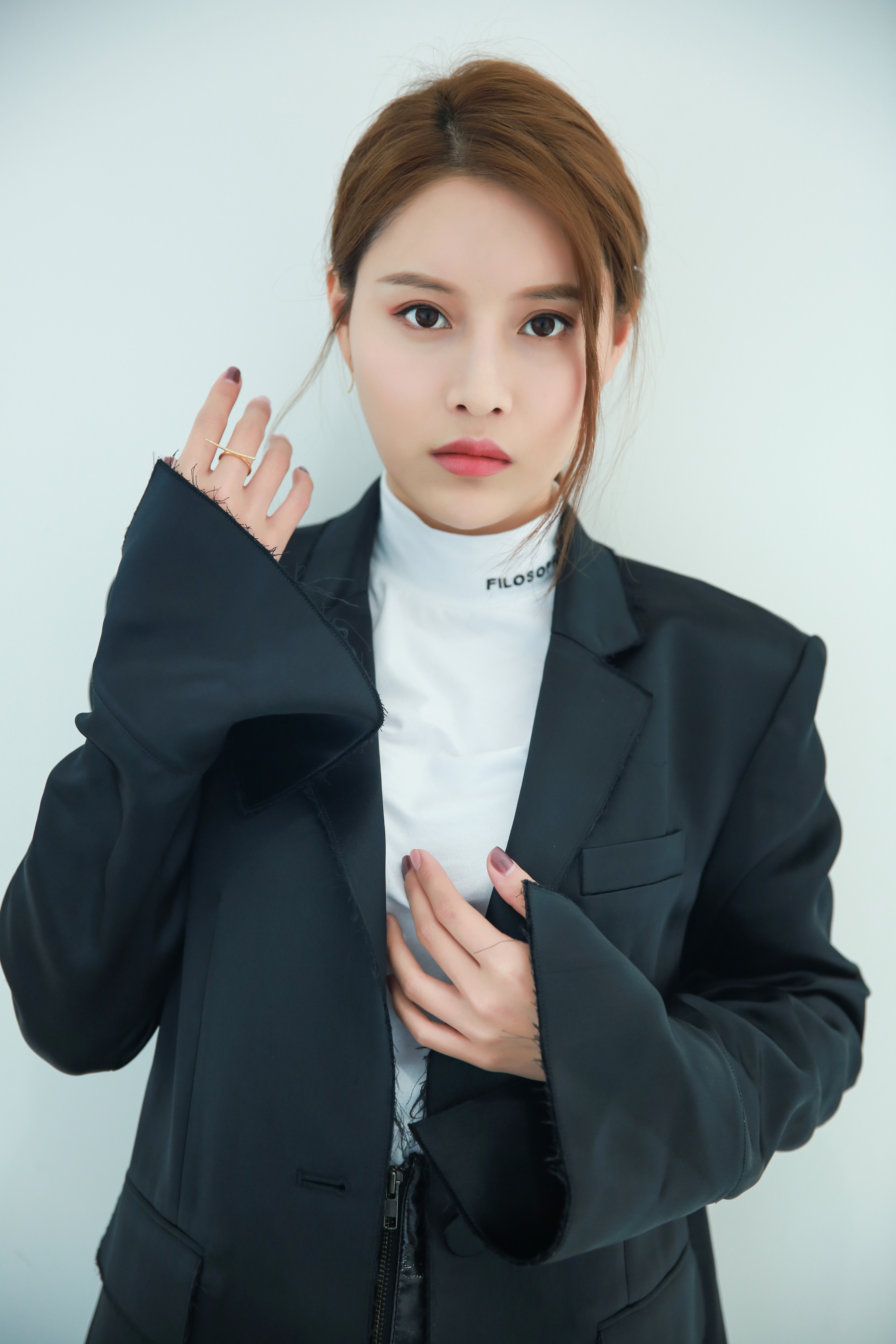  p>蔡蝶,1993年 sup data-ctrid="2ufp8f5jhuz">1 /sup>11月10日出生