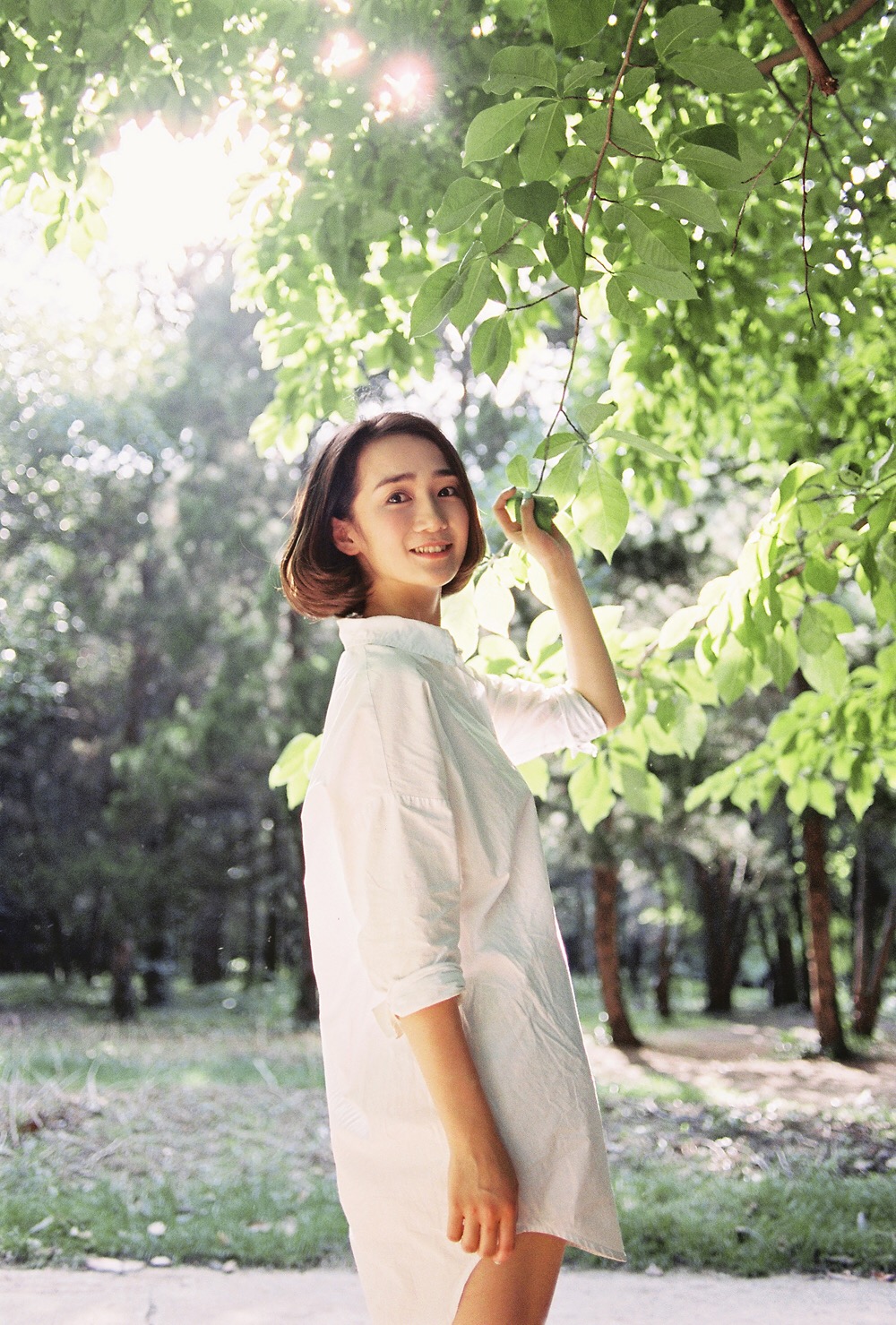 原名黄婧,出生于黑龙江省,毕业于上海戏剧学院表演系,中国内地女演员