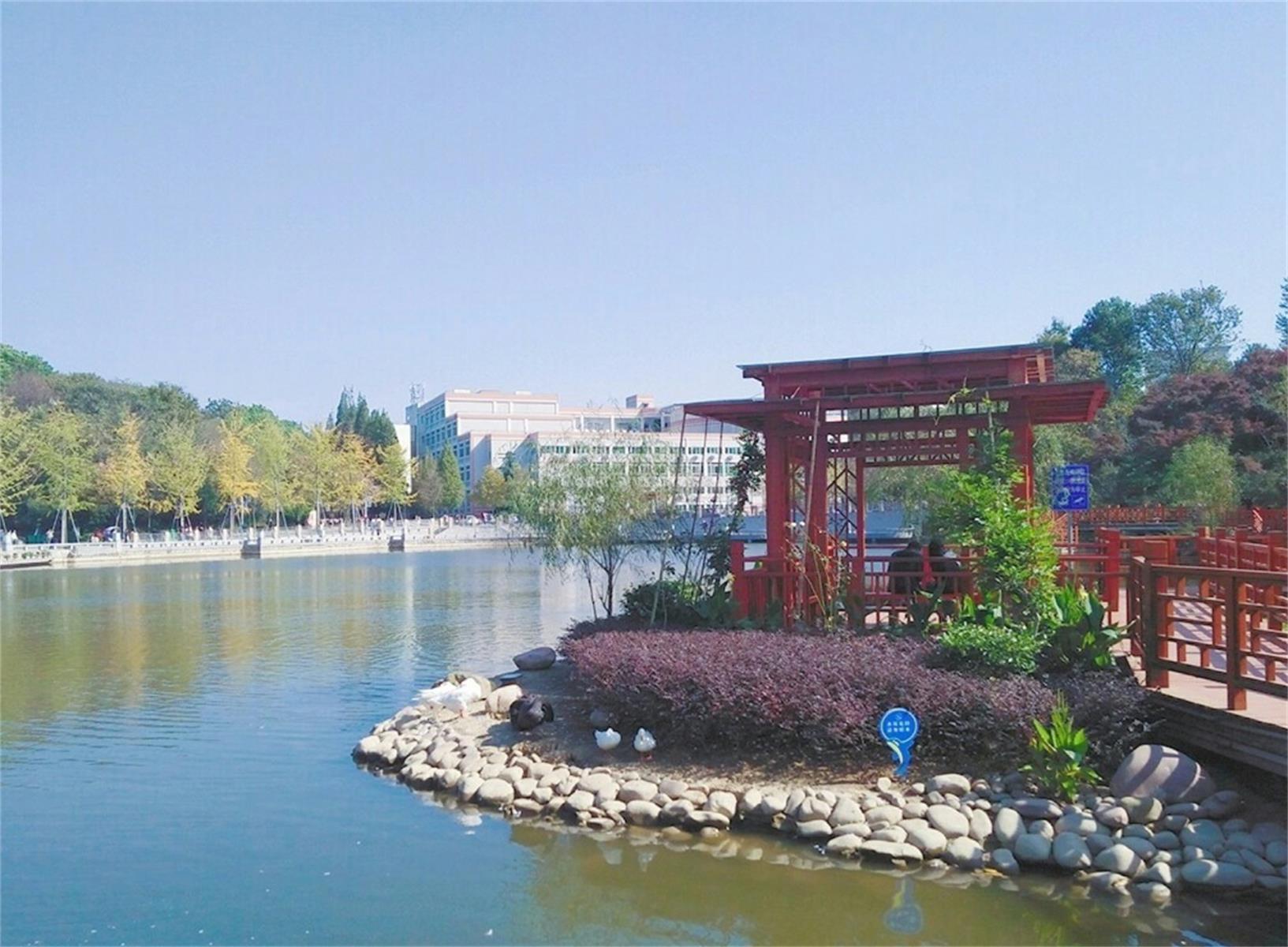 (xinyang normal university),简称信阳师院,坐落在 a target="_blank