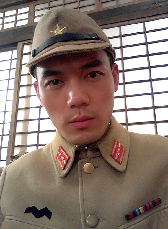  p>何盛东,现用名何沛东.重庆人,中国内地青年演员.