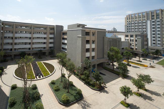 1 high school),简称昆一中,学校是云南省一级一等高级中学,云南省