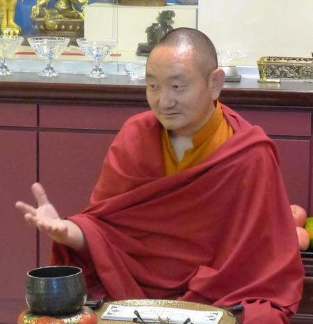 堪布洛桑滇增