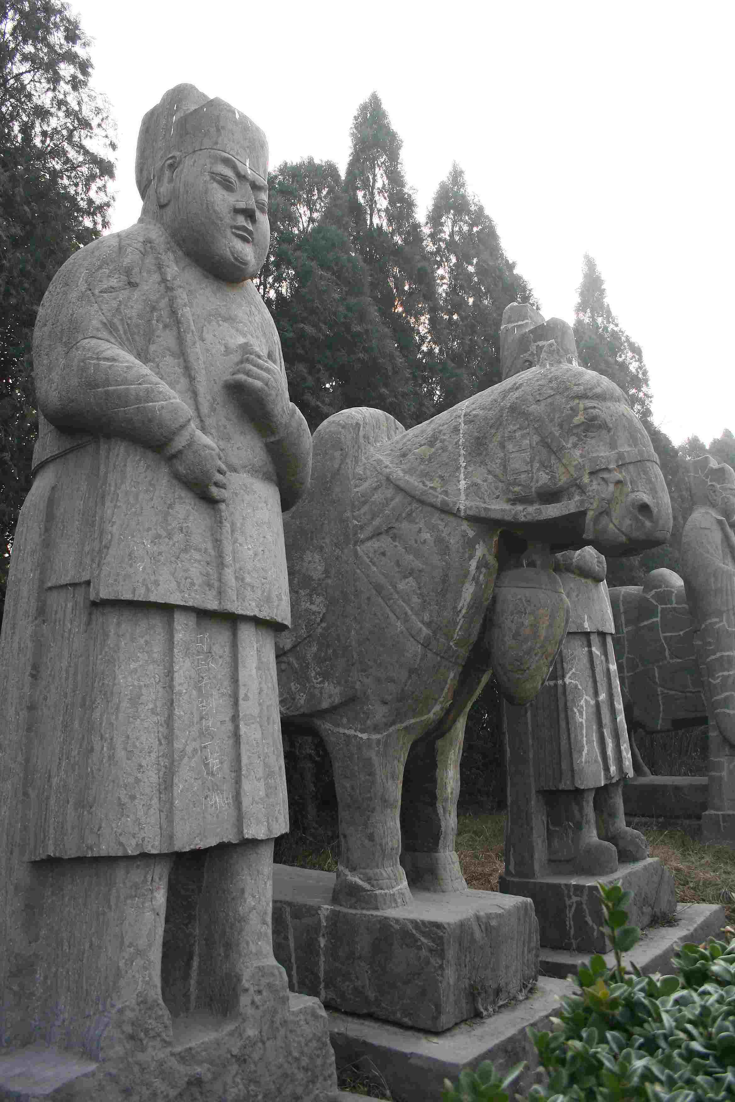 艺术形象精美, 不仅在北 宋石雕艺术中独占鳌头 , 在中国古代帝陵的