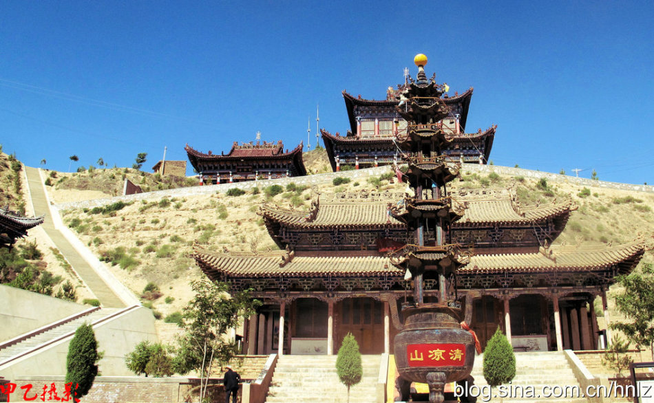  p>清凉山寺是一座历史悠久的西部古寺,坐落于甘肃省白银市会宁县 a