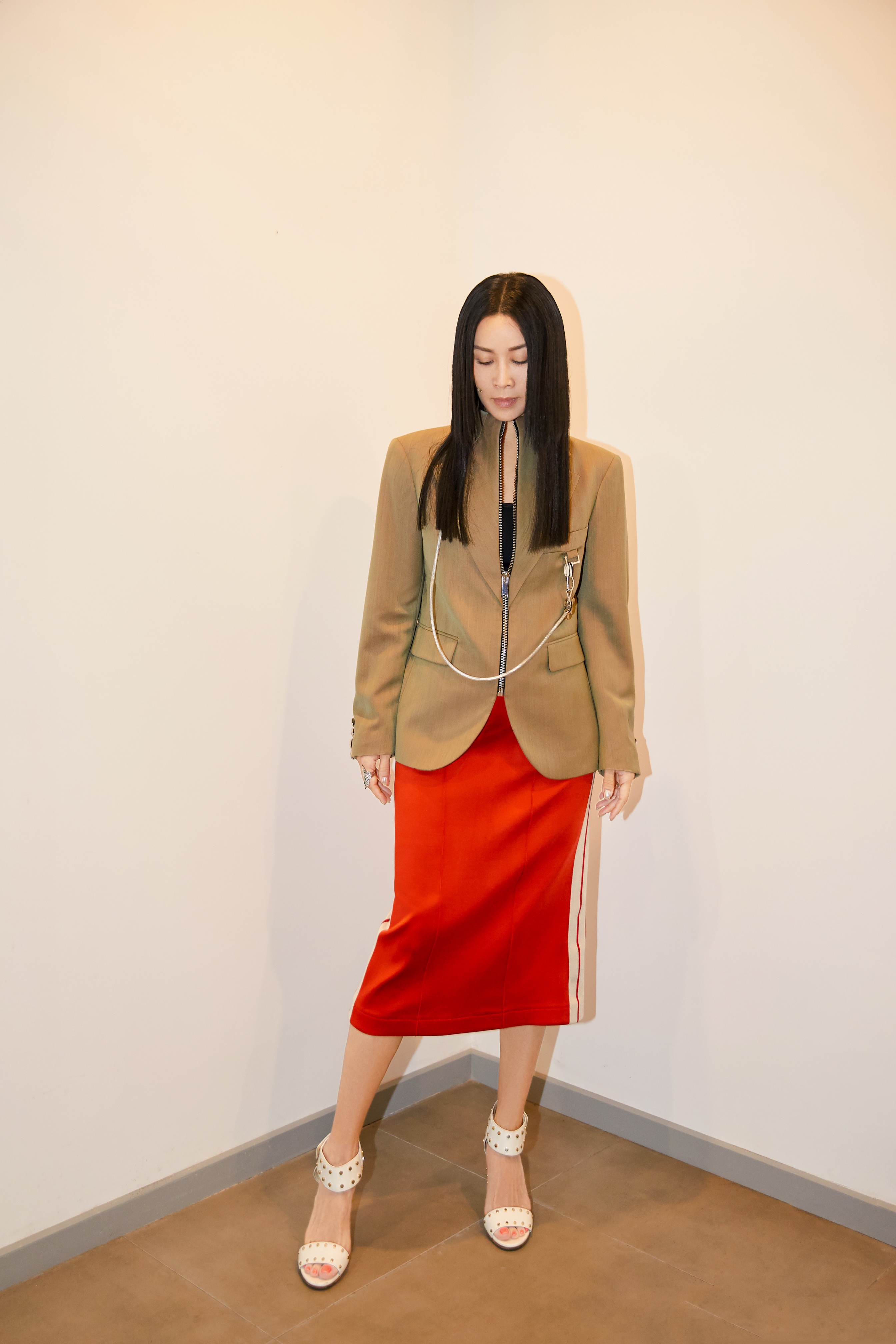 1967年11月27日出生于辽宁省沈阳市沈河区,华语流行乐女歌手,影视演员