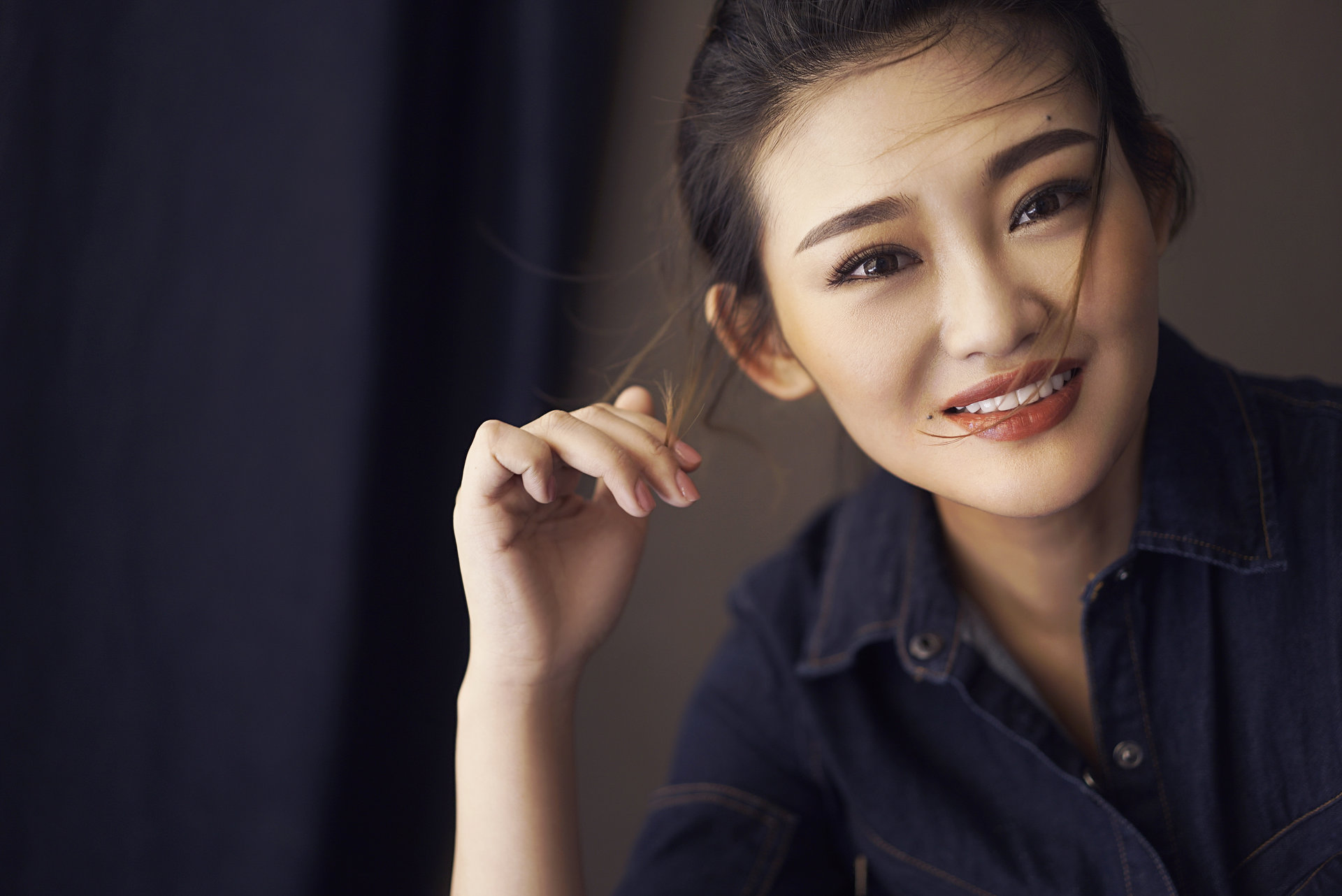  p>张佳,1986年10月10日出生于山西介休,中国内地