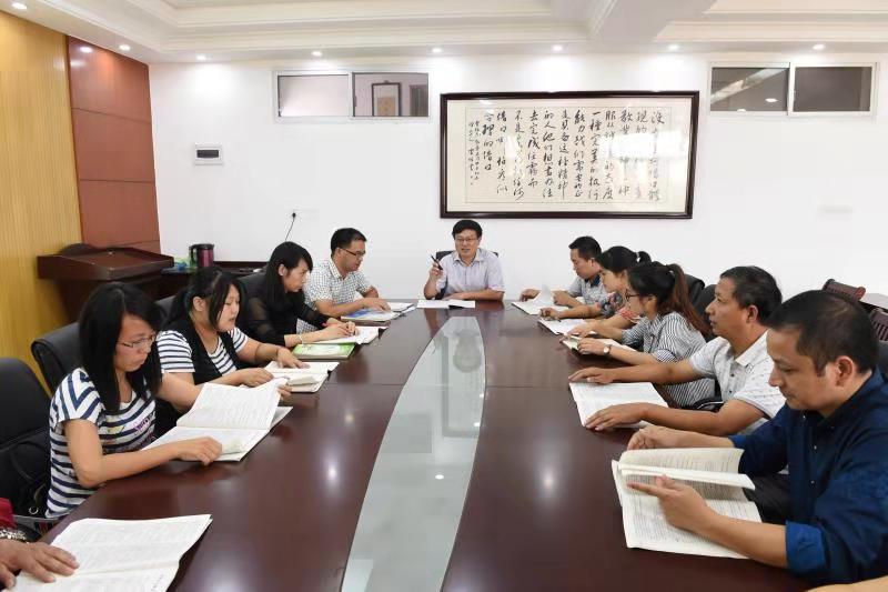 2middle school of jiangxi province /b> b>), /b>简称进贤二中,创办