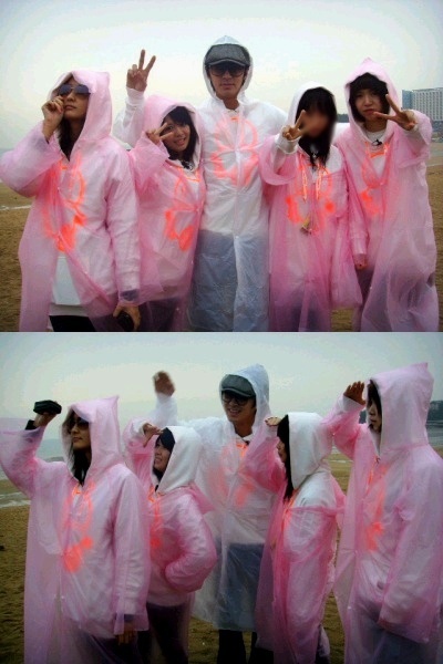 《前进的女高4》主要讲述四个"问题"女高中生和junjin"爸爸:生活在一