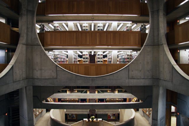  p></p></a>菲利普斯埃克塞特图书馆是建筑瑰宝之一,也是louiskahn's
