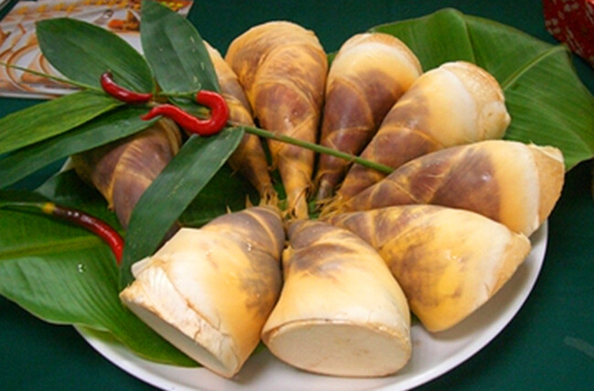  p data-id="gnzrh53g2m">马蹄笋( i>bambusa