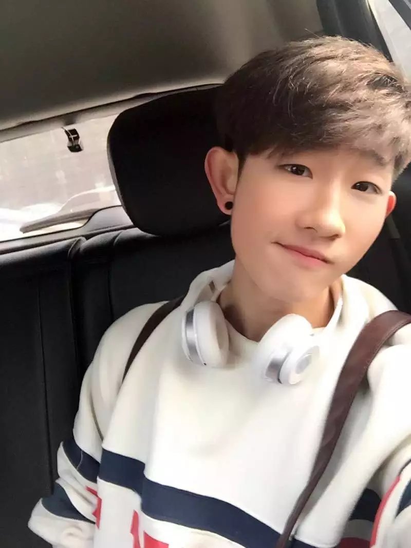  p data-id="gnyxkmqzhq">崔浩然,《变形计》之《在那遥远的地方》