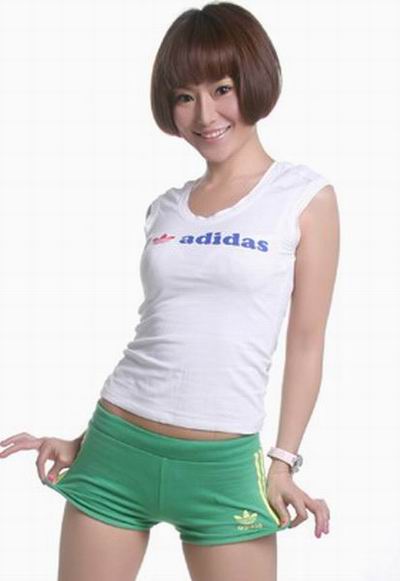  p>战鹤文(原名战晓丹),出生于黑龙江牡丹江,毕业于 a target="_blank