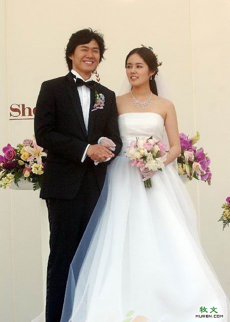  p>韩佳人(han ga in),本名"金贤珠",1982年2月25日出生于韩国首尔市