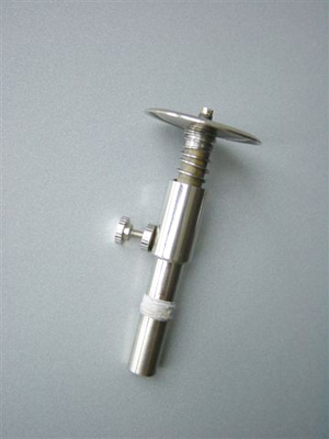 data-id="gn3omgy8at">1993年,由著名管乐演奏家郭雅志先生发明了唢呐