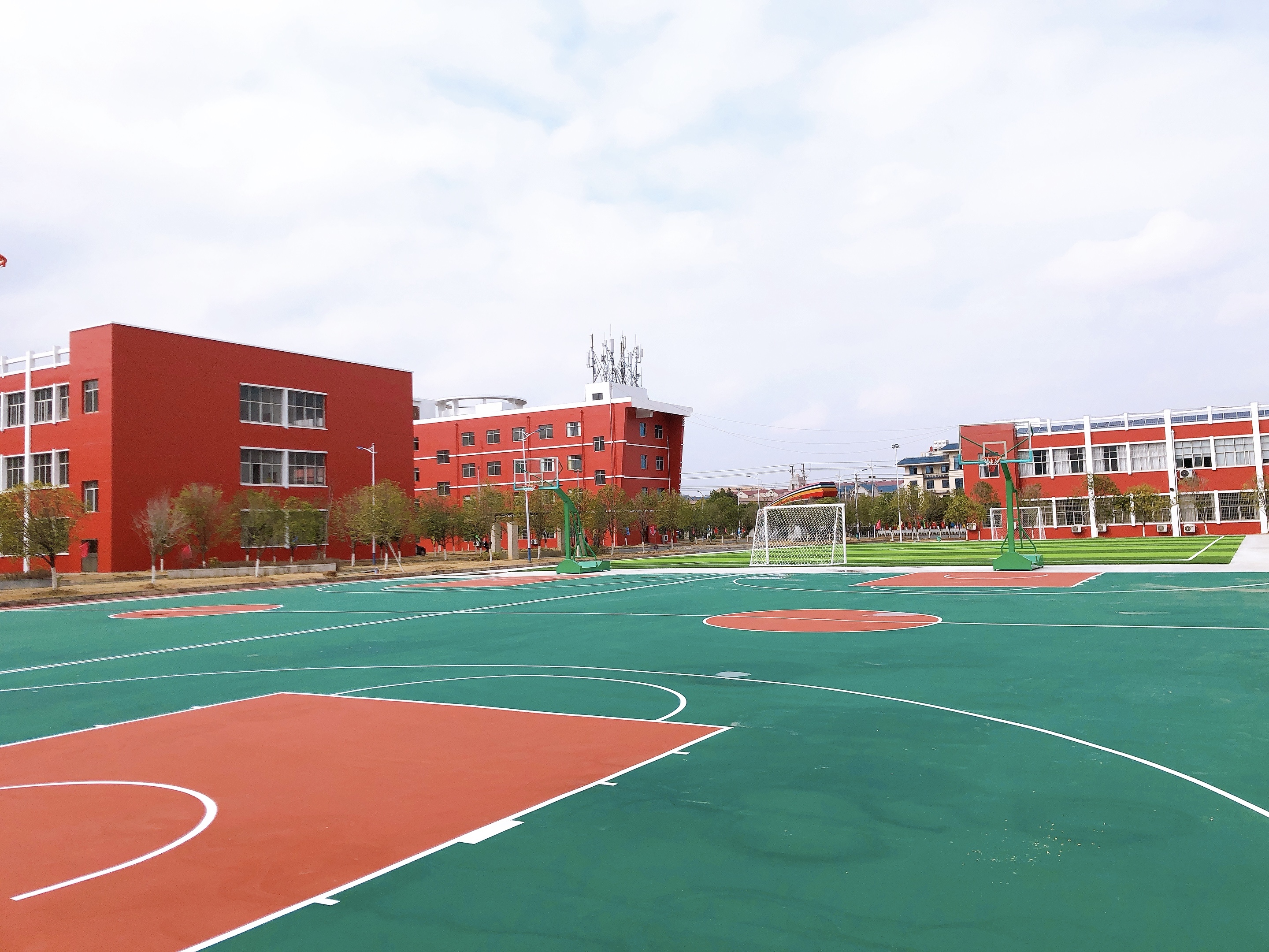  p>吉安井冈山技工学校是国家级井冈山经济技术开发区重点招商引资的