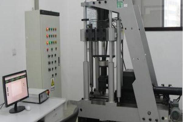 悬臂梁疲劳试验机