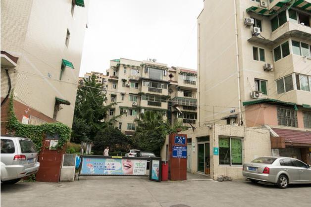  p>中央花园金钻二期位于成都市武侯五大花园,由无开发商建成,总建筑