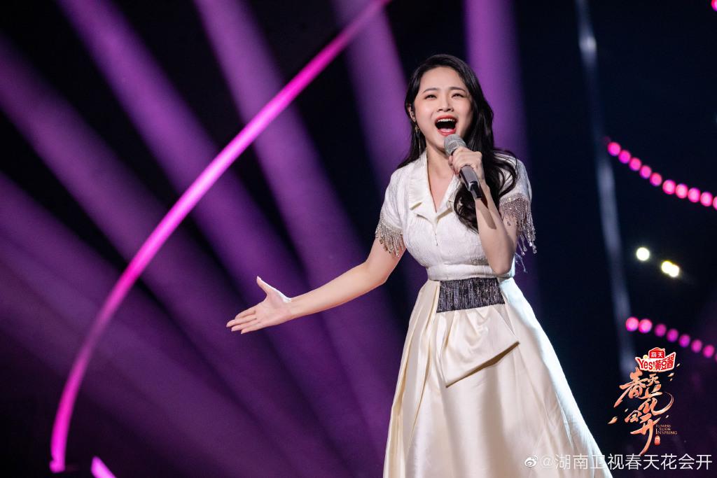 《春天花会开》民歌传承的方向之争，龚爽和郭曲能否成为赢家？_百科TA说