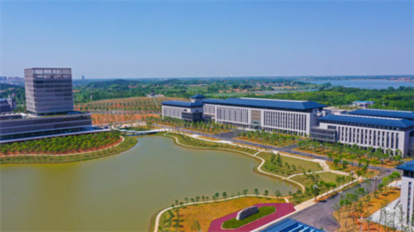 实验大楼与图书馆（嘉鱼教学改革基地）